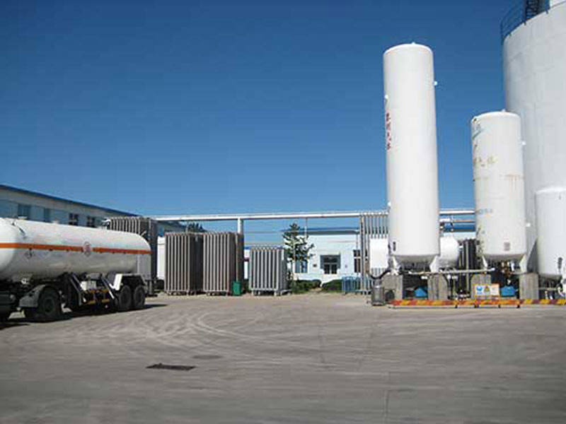 cryogenic liquid vacuum storage tank